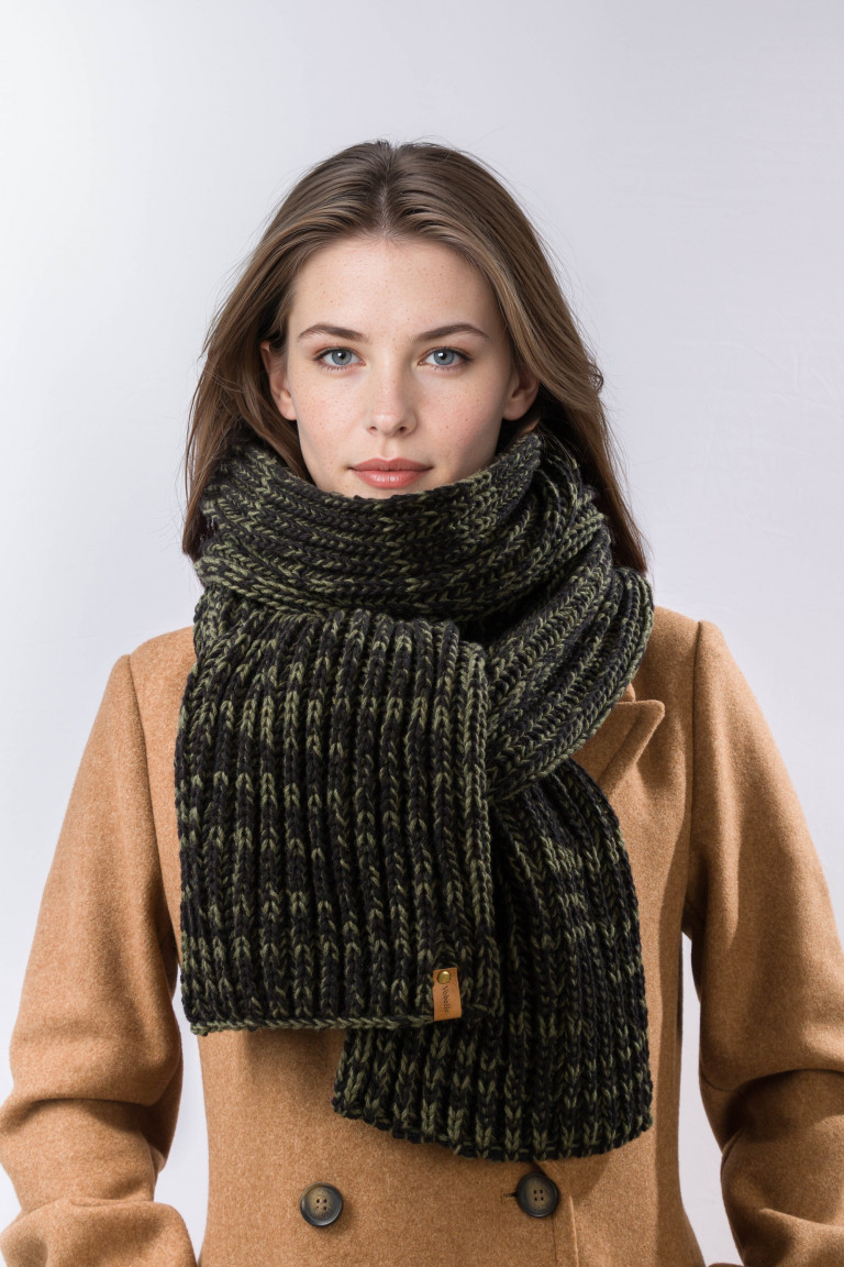 100% Merino Wool Chunky Rib Two-Tone Knit Scarf